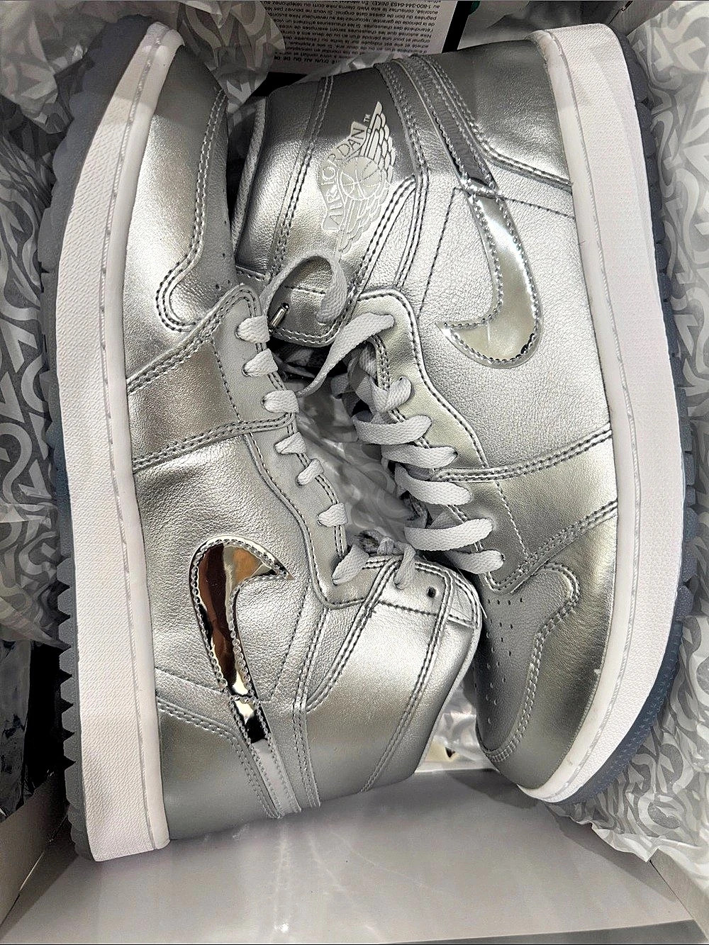 Jordan Air Jordan 1 High OG NRG Men's Silver & White Sneakers US 10.5